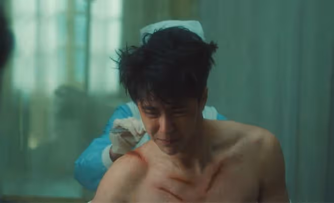 《追風者》直到蘇辭書出手,沈圖南才發現,自己和沈近真都被騙了