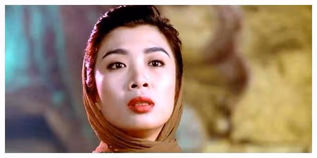 61歲的美麗傳奇,揭秘被稱為「三級艷后」與成龍的關係