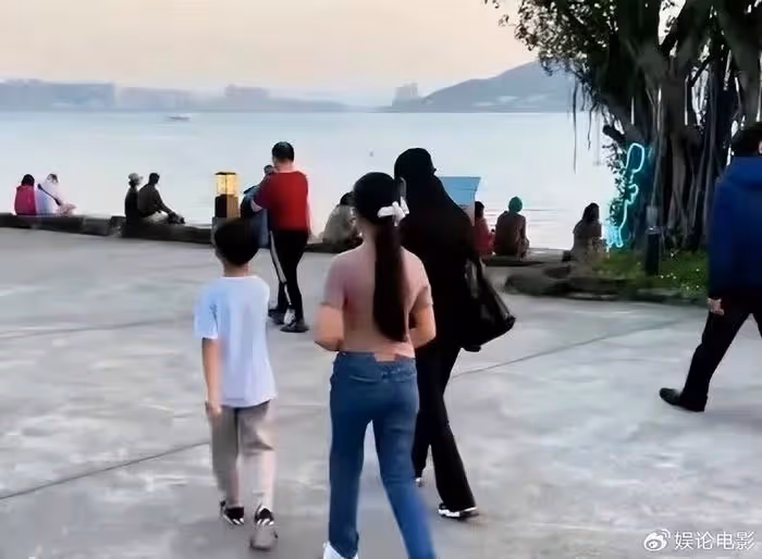 傳汪小菲朋友圈曬鑽戒，向新女友小梅求婚成功，尊嘟假嘟的