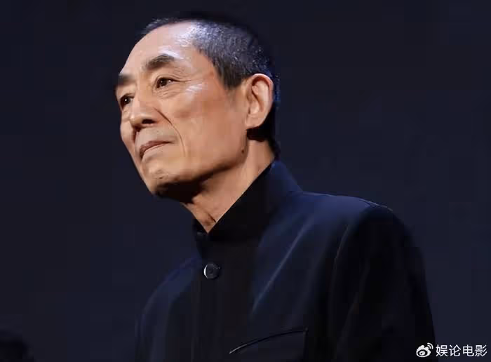 73歲張藝謀拿下12座終身成就獎，華語導演第一人，寶刀未老不言退