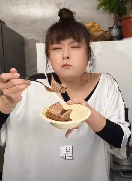 港星陳嘉佳減肥後遺症曝光！聳肩、脫髮、站不穩，連累賈玲遭質疑