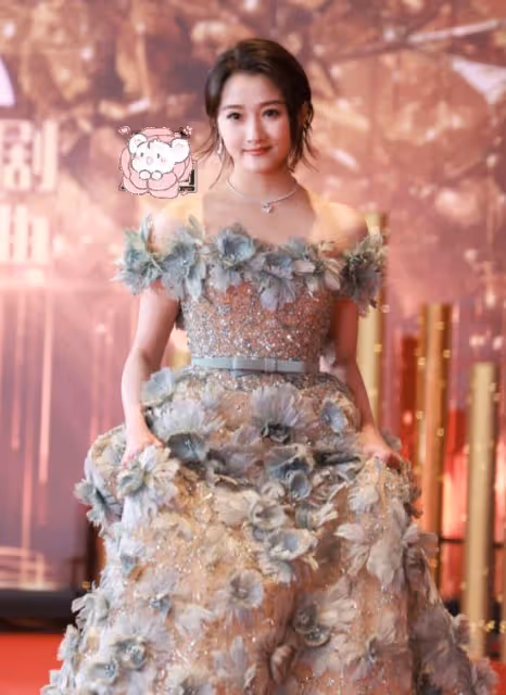 品質盛典紅毯生圖：金晨越發臉歪，唐嫣狀態回春，關曉彤短髮顯老
