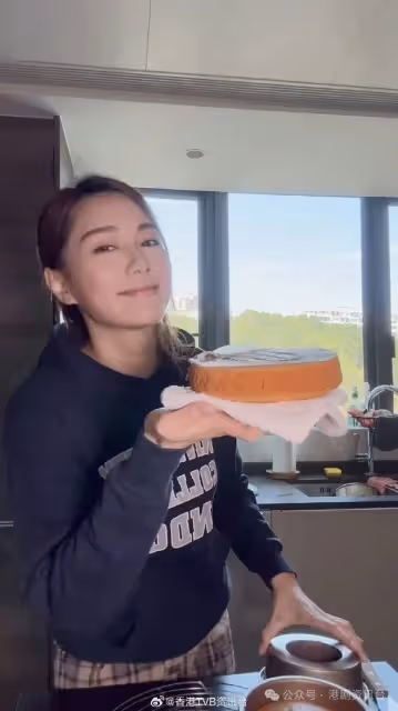 湯洛雯升呢做馬太后淡出娛圈!背12萬Hermès狂曬闊太生活