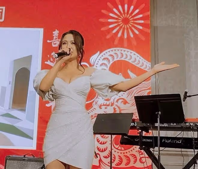TVB小花「小心思」夾出事業線!衝擊網民眼球!傳剪短髮被男友甩!