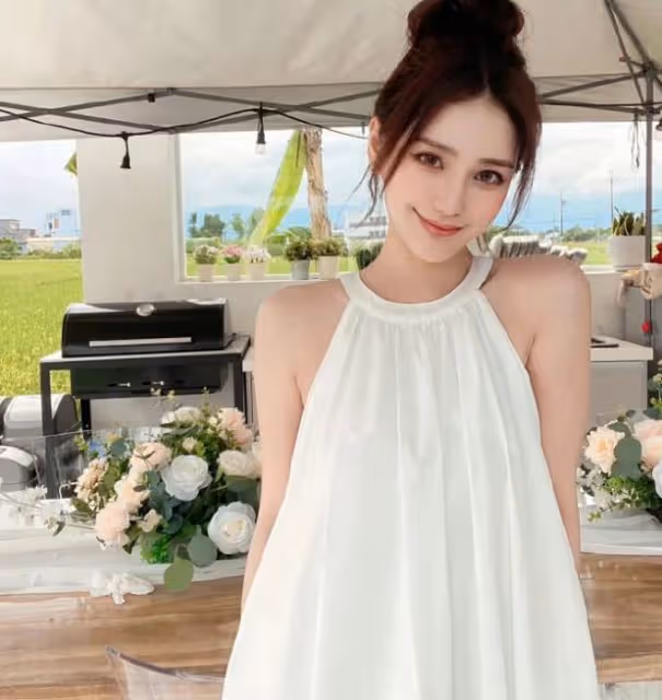 汪小菲曬鑽戒宣布求婚成功:送女友Mandy價值百萬的豪車