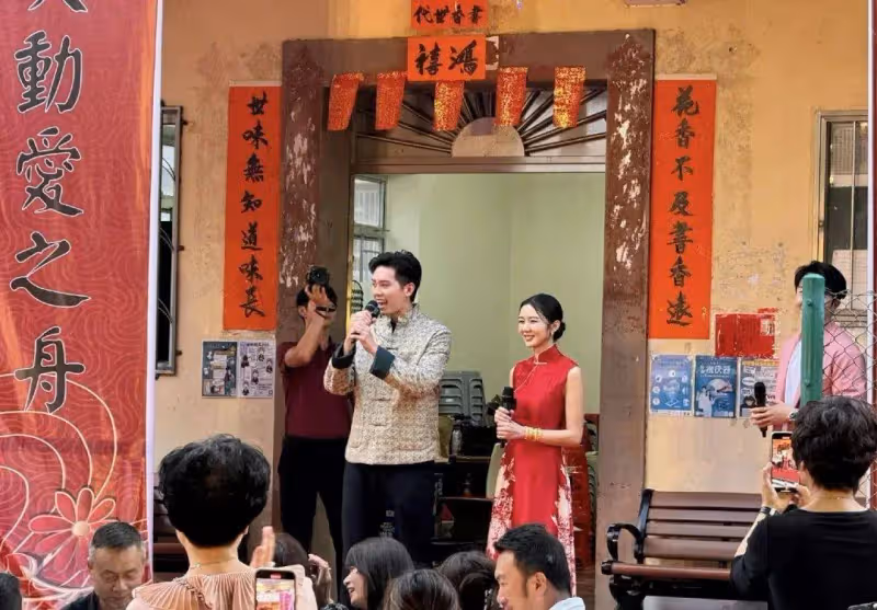 恭喜!TVB前知名港姐冠軍風光出嫁,圍村大擺宴席滿場飛,好友撐場送祝福