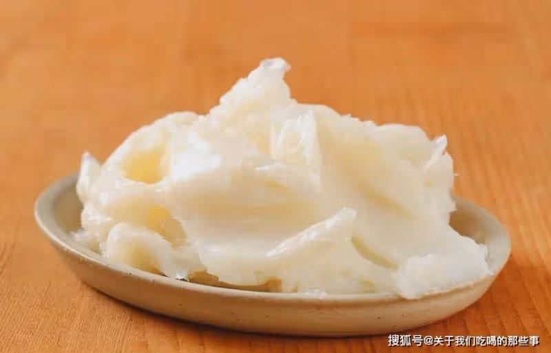 熬豬油，只放鹽是外行，切記多放2樣，又白又香無腥味，久放不壞