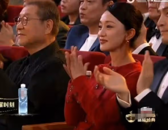 這一夜，「豁出去」的張雨綺，讓人看到內娛女星越來越少的性感美