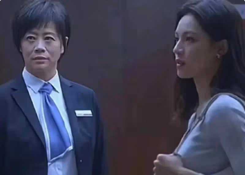 風情萬種，撩人於無形，這才是能迷倒男人，「情婦」該有的皮囊