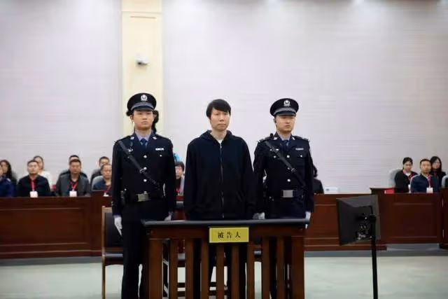 前國足主帥李鐵受審被控五宗罪 涉案金額超1億