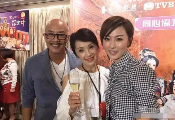 TVB老戲骨曾遭前妻背叛離婚,與現任妻子再婚後不生育,自爆夫妻保鮮秘訣