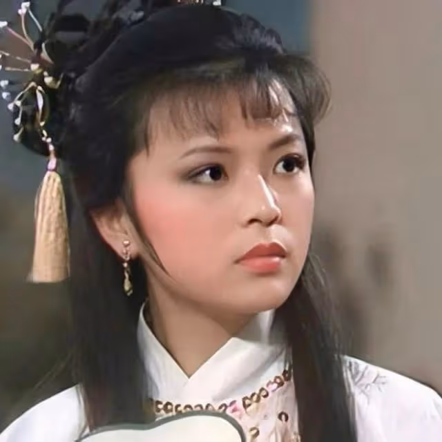 好久不見!'最美小龍女'與粉絲慶祝64歲生日,氣質不減當年令人驚嘆