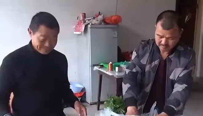 2003年,浙江夫妻收留失憶流浪漢,17年後流浪漢突然想起自己是誰
