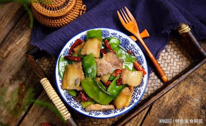 【家常美味】簡易炒五花肉,輕鬆享受肉香四溢的味蕾盛宴!