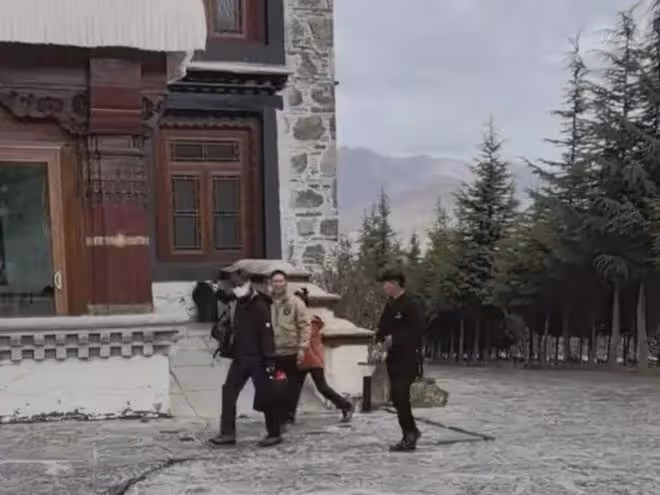 胡歌和黃曦寧從僱傭變成夫妻，到底能走多遠？一場西藏游盡顯答案
