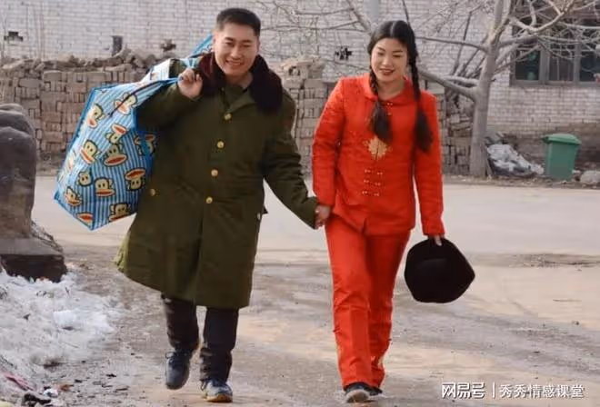 結婚第二年我開車帶媳婦回娘家，岳母看了看車，說了意味深長的話