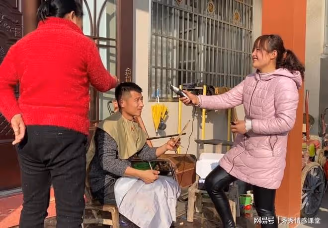 結婚第二年我開車帶媳婦回娘家，岳母看了看車，說了意味深長的話