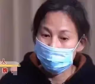 50歲大媽，苦苦糾纏男友20年，生下一兒一女後，男友卻娶了別人