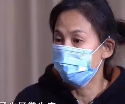 50歲大媽，苦苦糾纏男友20年，生下一兒一女後，男友卻娶了別人