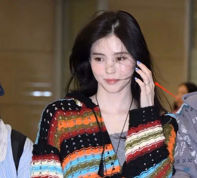 韓素希逼問李惠利惹爭議，經紀公司道歉，情緒不穩被廣告商放棄