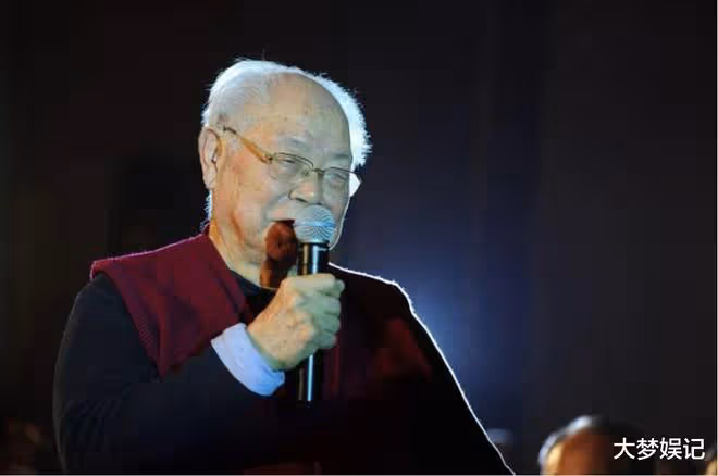 《讓子彈飛》作者馬識途離世！享壽110歲，家人證實因病醫治無效