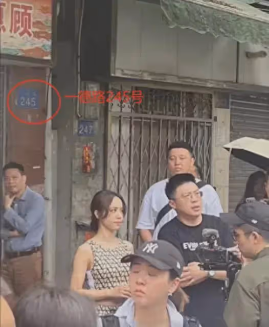 蔡依林現身廣州街頭,顏值在線似少女,網友:這真是43 歲嗎?
