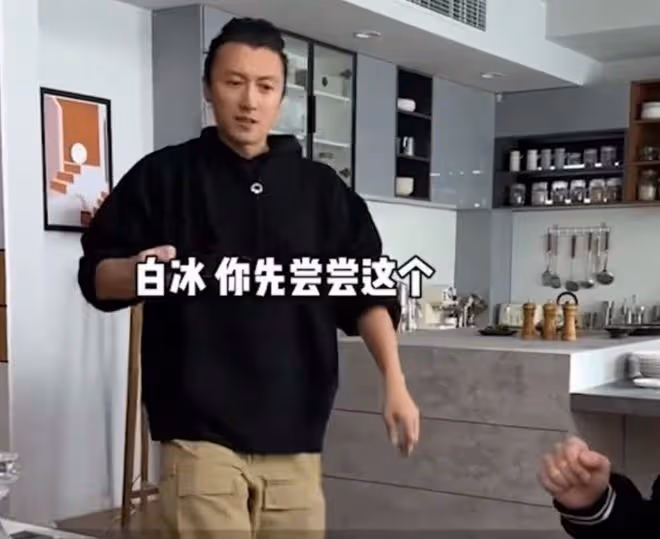 謝霆鋒廚藝獲贊,全能藝人再展跨界魅力!