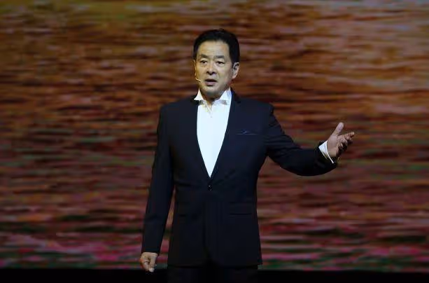 中年人想要改變生活,先從改變日常穿搭開始,看濮存昕私服怎樣穿