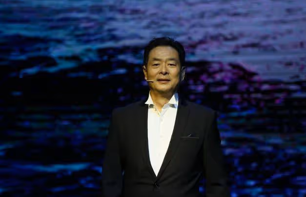 中年人想要改變生活,先從改變日常穿搭開始,看濮存昕私服怎樣穿