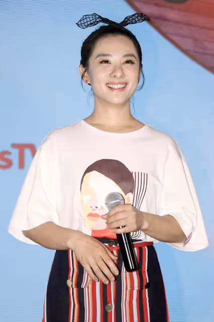 「體操皇后」劉璇轉型拍戲，也依舊少女感滿滿，蝴蝶結造型太減齡