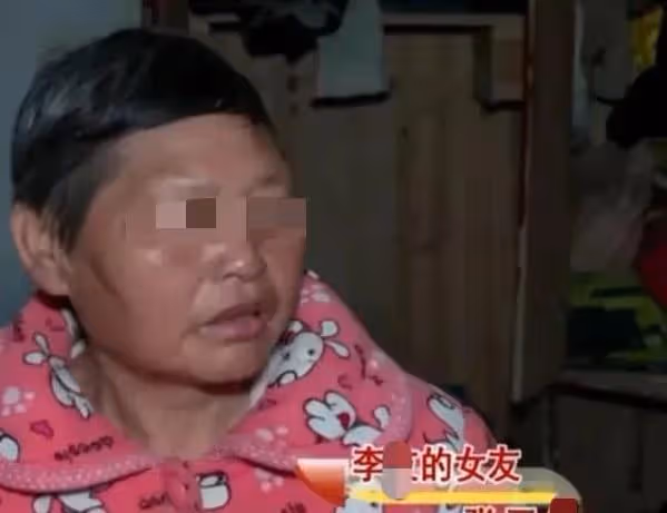 40歲女子，強迫婆婆每月交1000元生活費，直言：你就是個下堂母