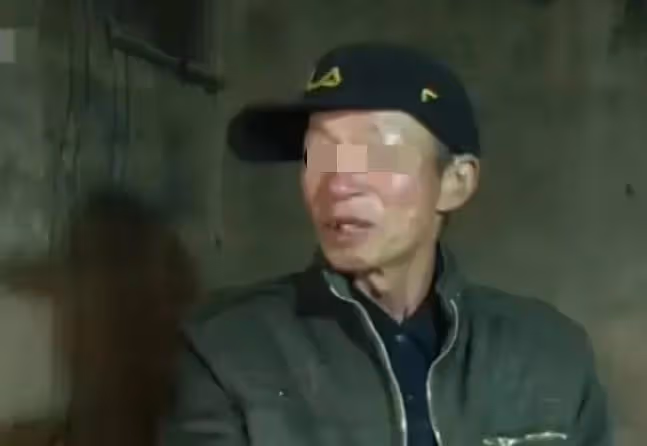 40歲女子，強迫婆婆每月交1000元生活費，直言：你就是個下堂母