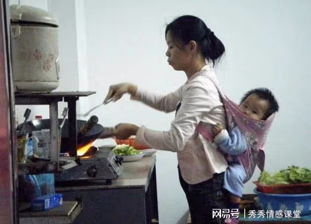 五年前我遠嫁千里之外，我媽果斷要二胎，如今我單身帶娃無家可歸