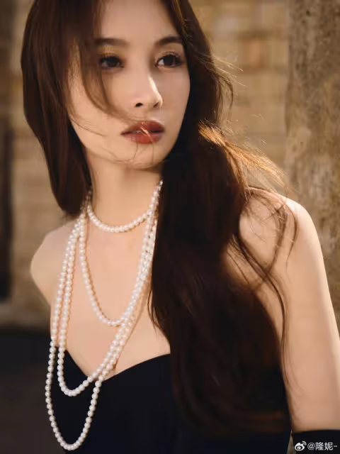 《狂飆》「高啟蘭」隆妮大秀事業線!膚白貌美性感撩人