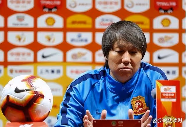李鐵艷福不淺:場上球王場下海王,涉案金額2.7億,在國外2老婆
