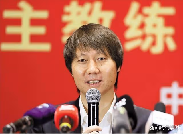 李鐵艷福不淺:場上球王場下海王,涉案金額2.7億,在國外2老婆