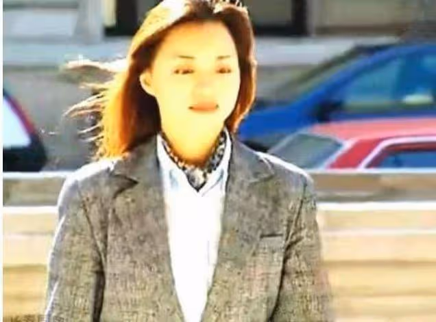董卿年輕時候的照片被曝光,網友高呼這顏值不當演員可惜了