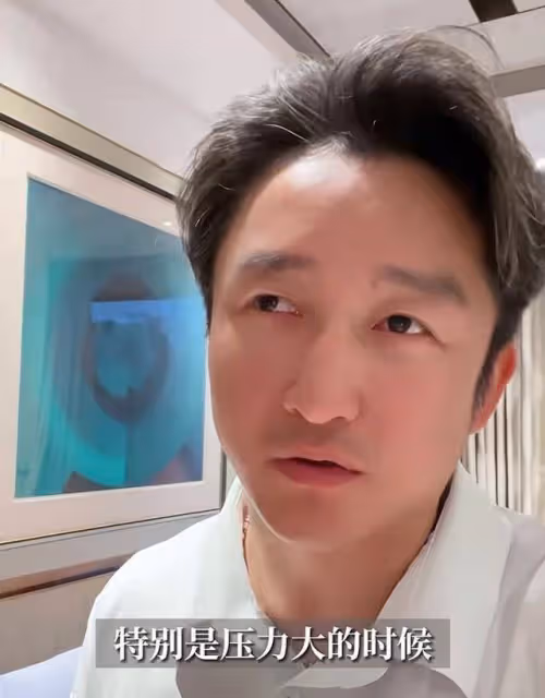 冉瑩穎曝已與鄒市明分房睡,公開臥室內景力證未影響夫妻感情!