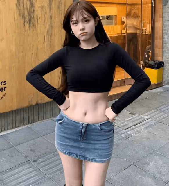 梨型身材美,短款漏背衫加分!完美秀出背部曲線,自信時尚!