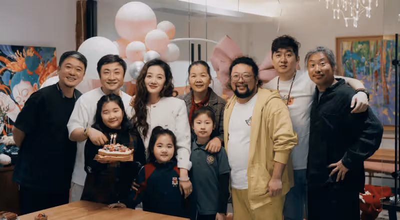 喬杉罕曬全家福，為大女兒慶10歲生日，兩個女兒一個像爸一個像媽