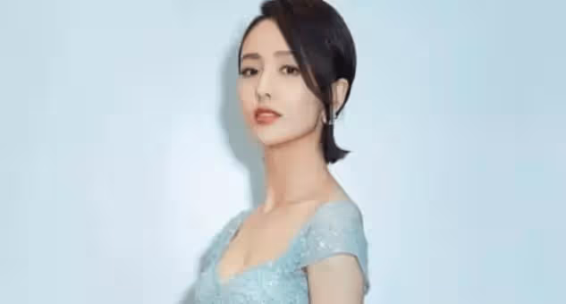佟麗婭學生舊照曝光,網友盛讚「國寶級美貌」!歲月未曾減損她的絕色?