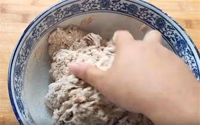 全麥麵包這樣做好吃又簡單,不加黃油不加糖,鬆軟細膩,不幹不硬