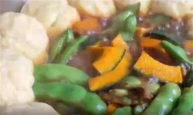 一碗玉米面,2斤豆角,簡單一做,飯菜一鍋出,營養美味又省時