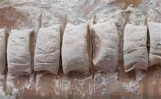 半個南瓜,一碗麵粉,攪一攪不揉面,個個鬆軟綿香,減肥就吃它