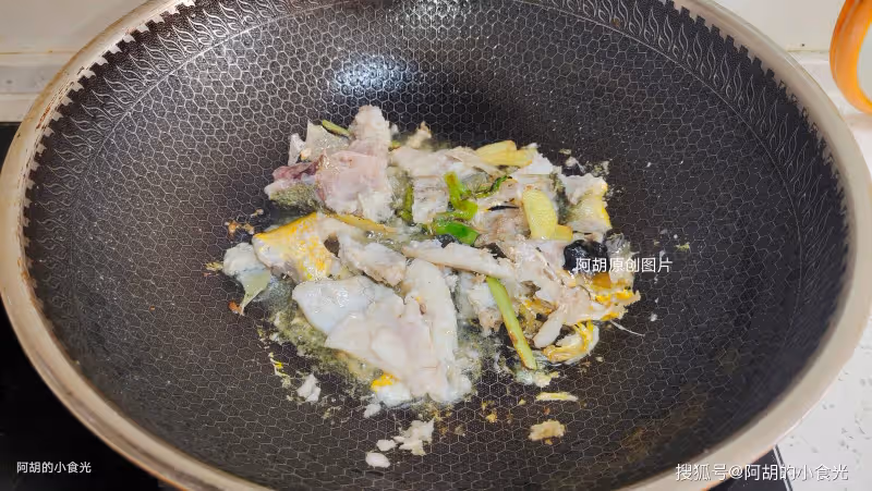 豆腐和它太絕配,一碗全是優質蛋白!煮出羹一碗,鮮香滑嫩,一人一碗鮮到飛起