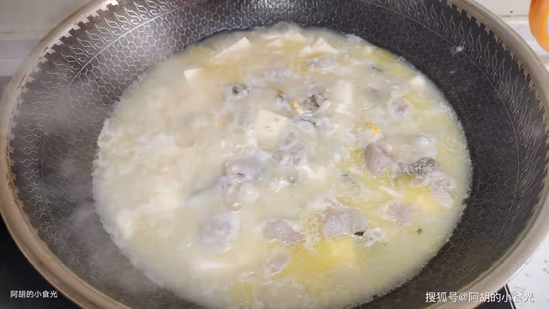 豆腐和它太絕配,一碗全是優質蛋白!煮出羹一碗,鮮香滑嫩,一人一碗鮮到飛起