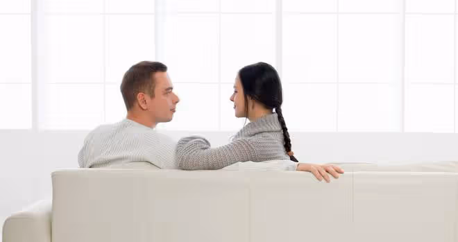 「我娃比你娃金貴得睡主臥」離婚小姑霸占嫂子房,當場被嫂子打蒙