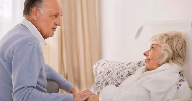 67歲大姐的感慨:找個年輕搭夥老伴有償陪伴,比再婚老伴更省心