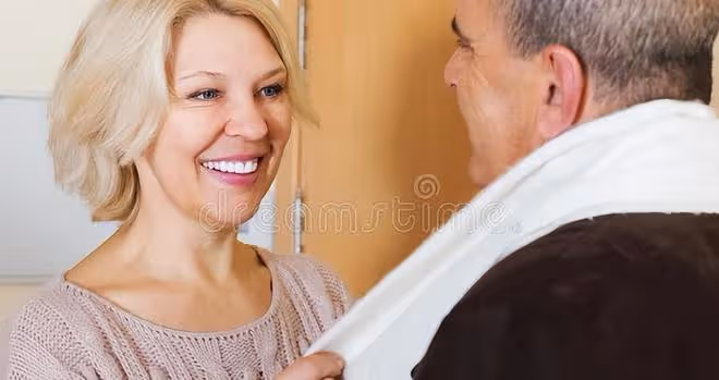 44歲女人:給78歲老太做住家保姆,月薪8800,可我還是選擇辭職