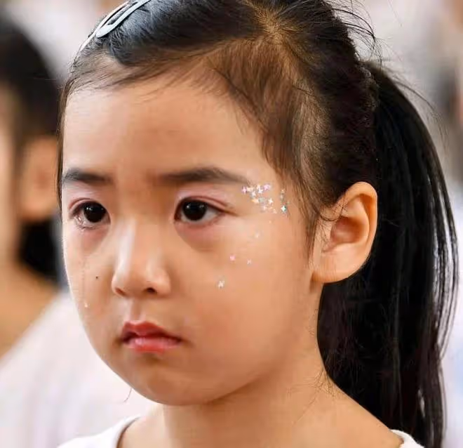31歲大齡剩女跪地痛哭,為何至今我的人生,都沒有自己的選擇權?